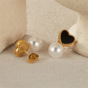 Heart and pearl / Ædelstål ørering.